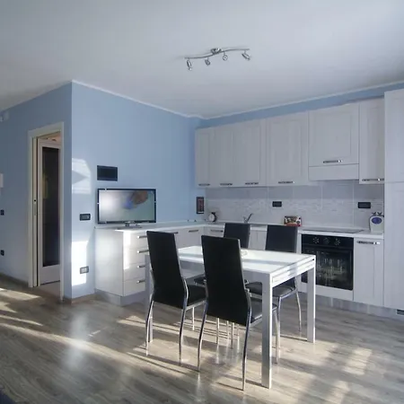 Delbarbahomes, Brusson. Centrale, Moderno. Sauna * Brusson