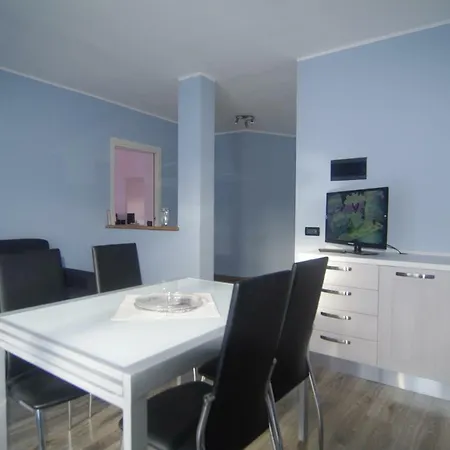 Delbarbahomes, Brusson. Centrale, Moderno. Sauna Appartement Brusson
